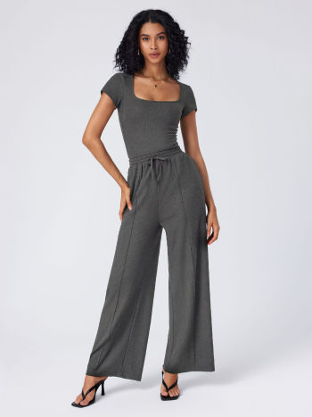 U-neckline Bodysuit & Elastic Waist Wide Leg Pants Set